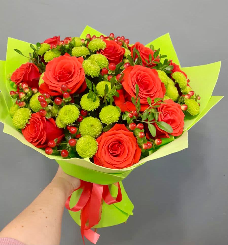 Букет цветов из: Хризантемы и Розы в Горбатовке