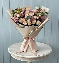 Букет цветов из:  Розы и Лизиантусы в Горбатовке