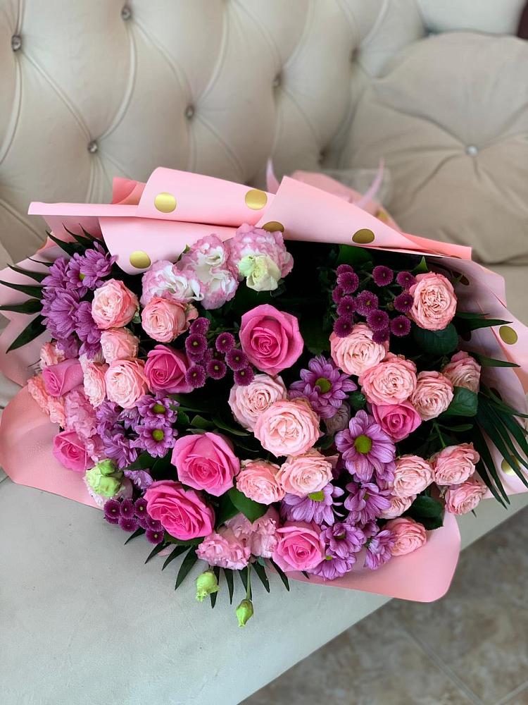 Букет цветов из: Хризантемы, Розы и Лизиантусы в Горбатовке