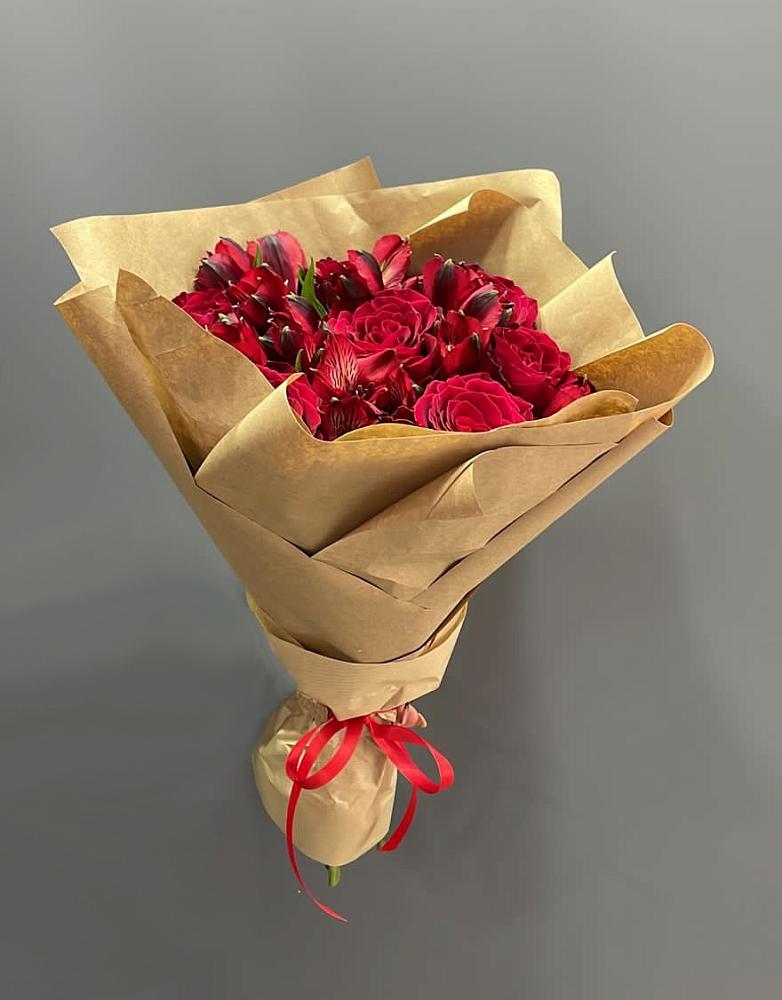 Букет цветов из: Альстромерии и Розы в Горбатовке