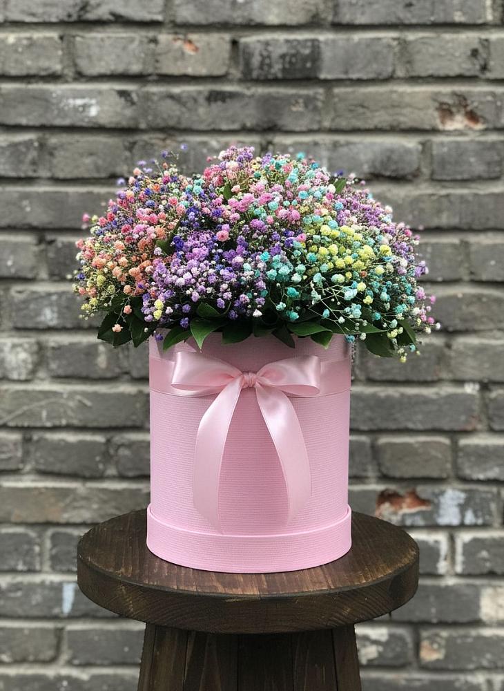 Цветочная композиция из Гипсофила и Розы в шляпной коробке в Горбатовке