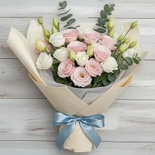 Букет цветов из:  Лизиантусы в Горбатовке