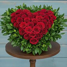 Цветочная композиция из Розы в виде сердца в Горбатовке