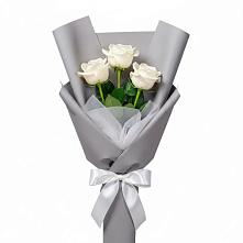 Букет 3 белые розы в Горбатовке