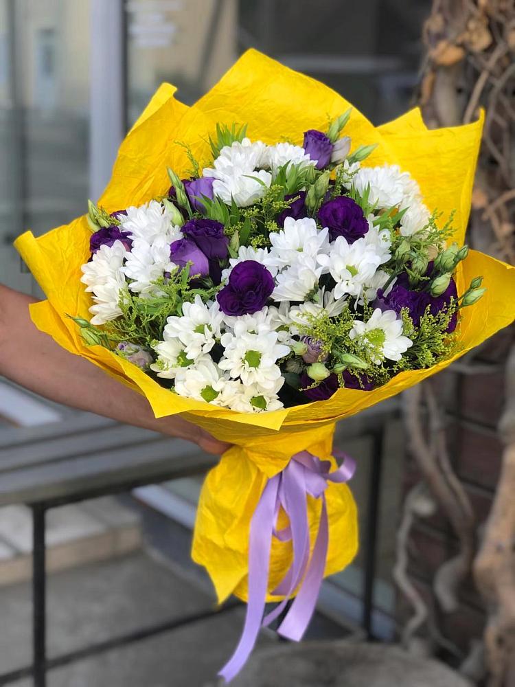 Букет цветов из: Ирисы, Хризантемы и Ромашки в Горбатовке