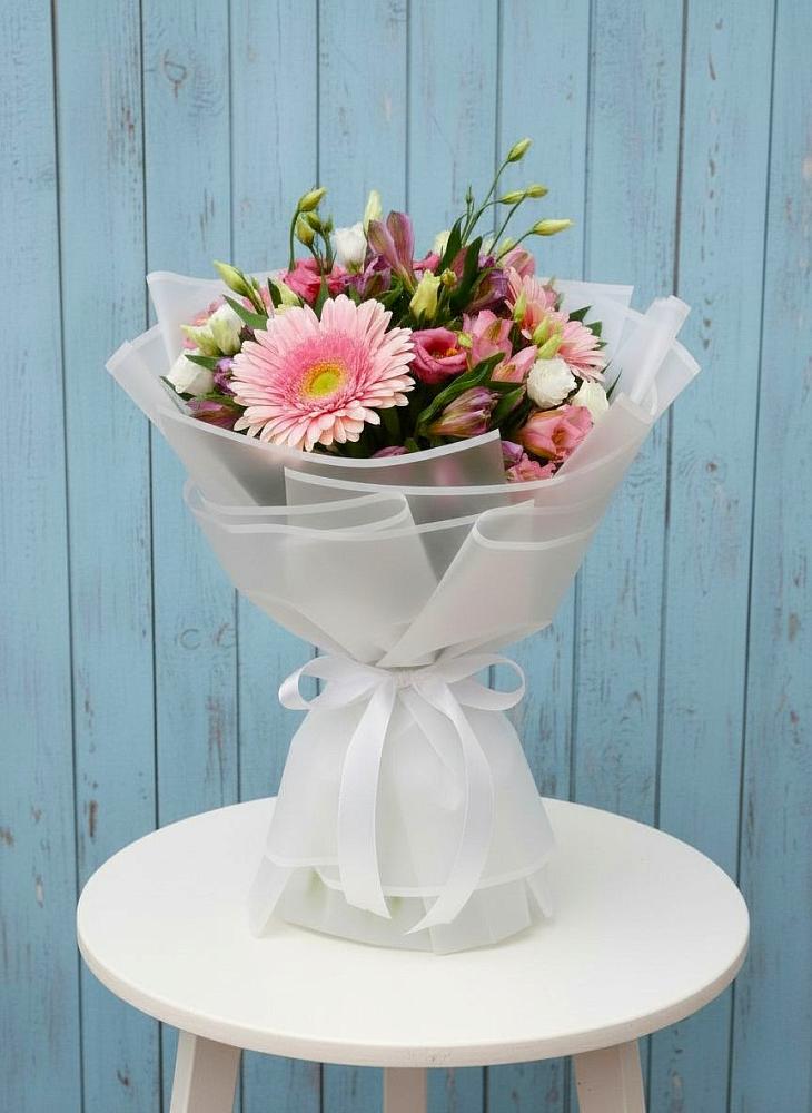 Букет цветов из: Герберы, Альстромерии и Лизиантусы в Горбатовке