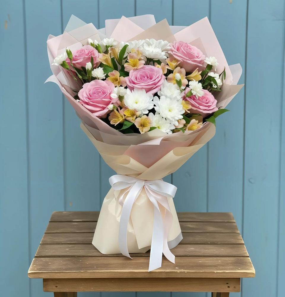 Букет цветов из: Гвоздики, Орхидеи и Розы в Горбатовке