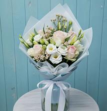 Букет цветов из:  Розы и Лизиантусы в Горбатовке