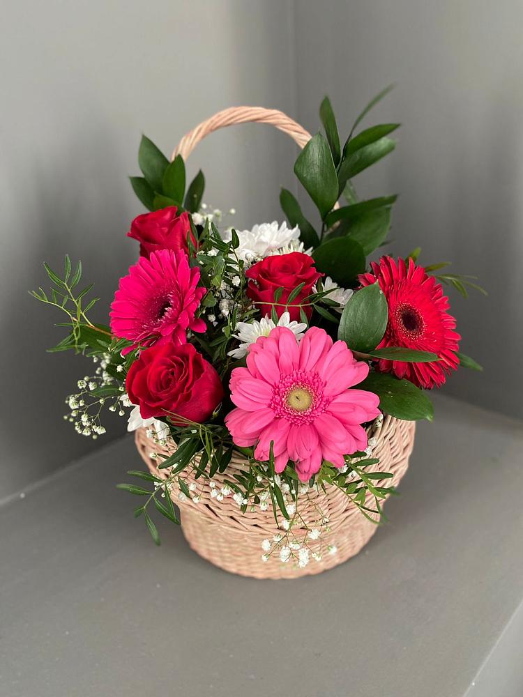 Цветочная композиция из Розы, Хризантемы и Герберы в корзине в Горбатовке