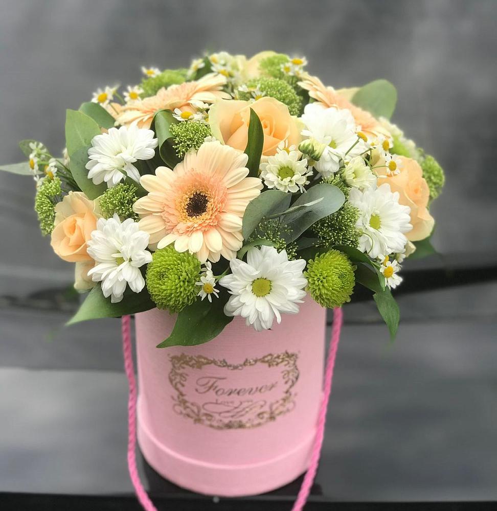 Цветочная композиция из Розы, Герберы и Хризантемы в шляпной коробке в Горбатовке