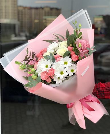 Букет цветов из: Розы, Лизиантусы и Хризантемы в Горбатовке